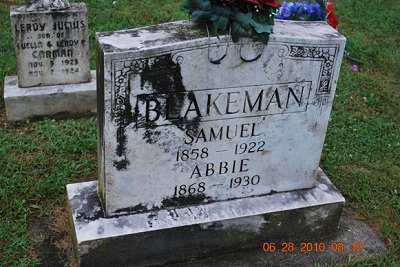 Samuel Blakeman Feb 13 1858-Aug 31 1922 / Abbie R Havens Feb 28 1867-Dec 31 1930